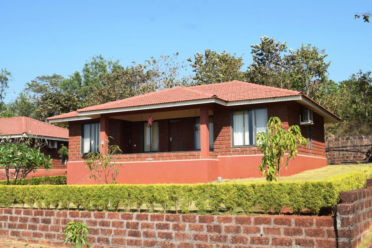 Regenta Resort Mango Village Guhagar Kudan Exterior photo